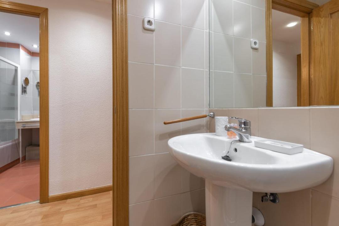 2 Bedrooms 2 Bathrooms Furnished - Malsana - With Pool - Mintystay Madrid Exterior foto